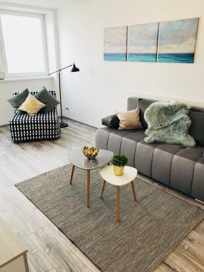 Central Apartments Веспрем Экстерьер фото
