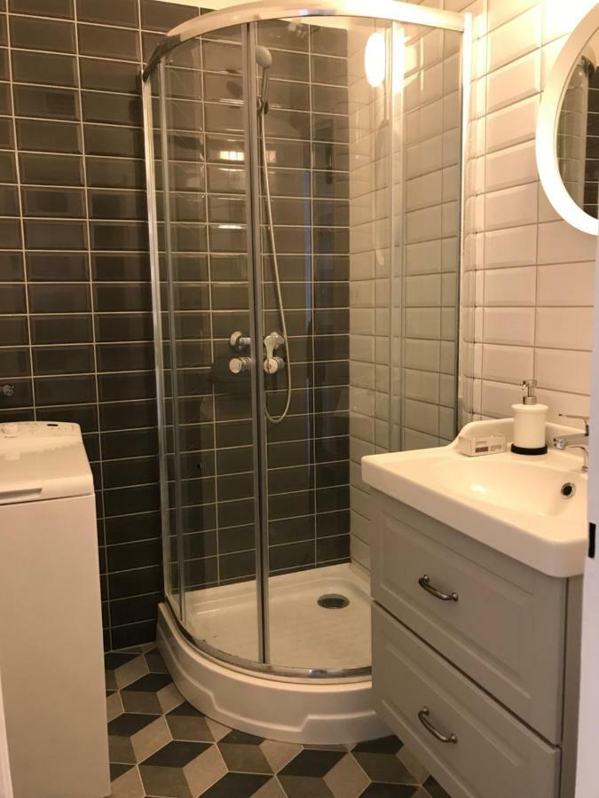 Central Apartments Веспрем Экстерьер фото