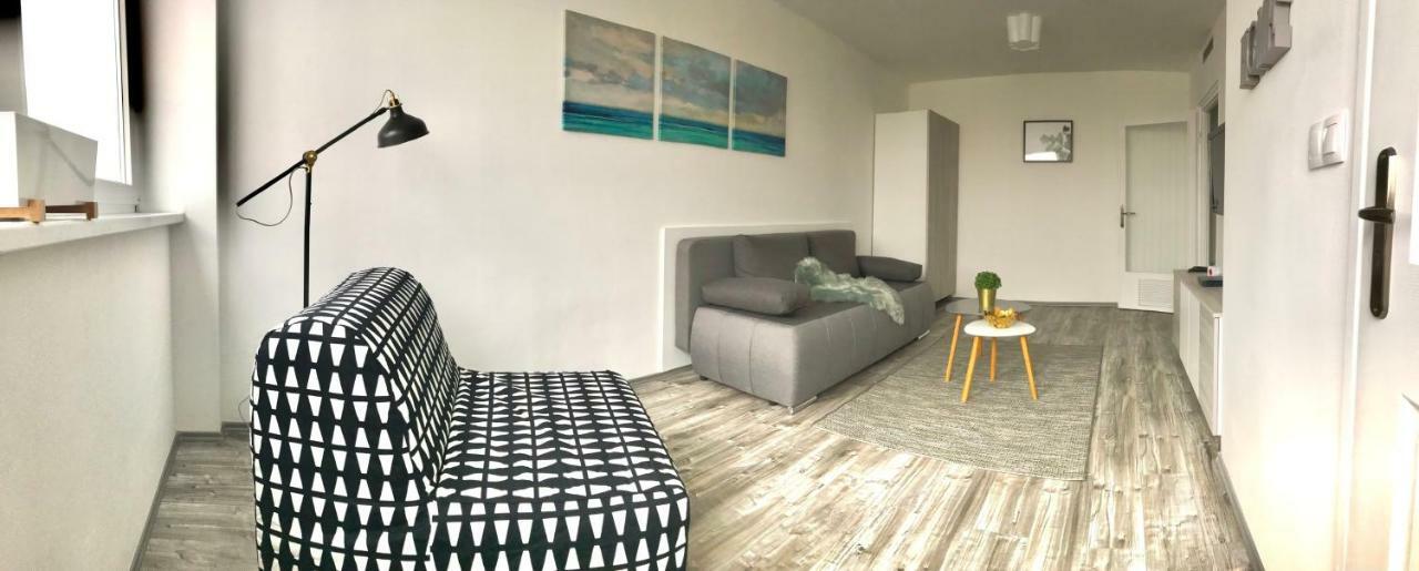 Central Apartments Веспрем Экстерьер фото